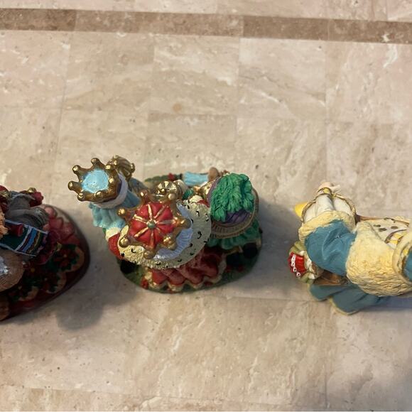 International Santa Claus Collection three piece set - Picture 4 of 4